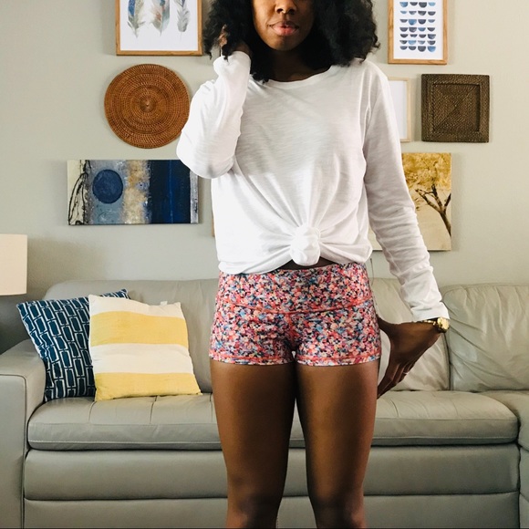 lululemon athletica Pants - EUC Lululemon Floral Boogie Short